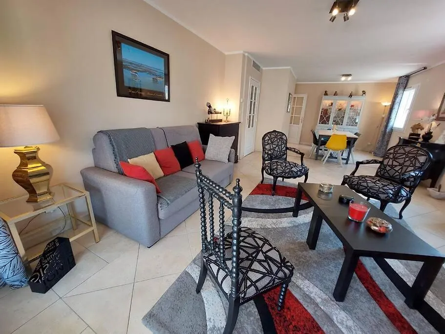 Appartement T3 Agreable, Proche Centre Et Plage. Carqueiranne