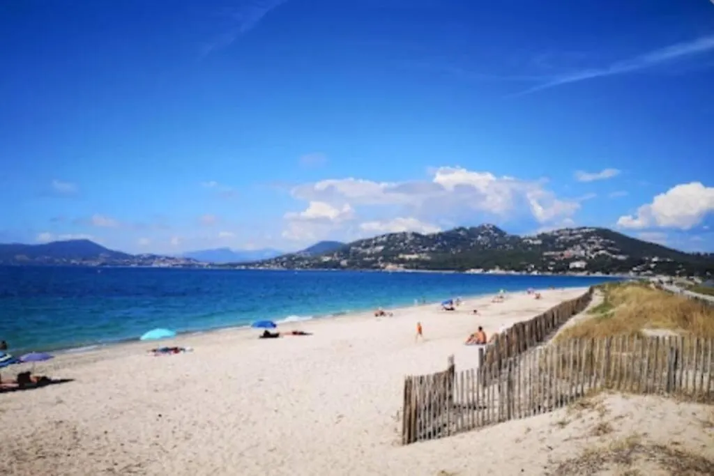 Appartement T3 Agreable, Proche Centre Et Plage. location