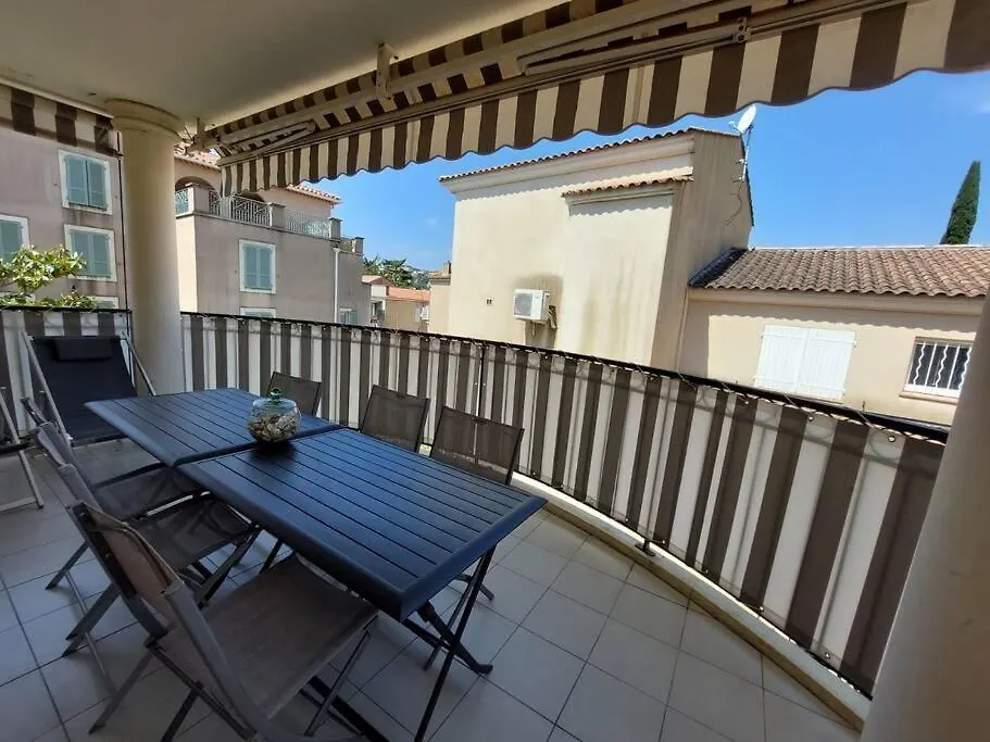 Appartement T3 Agreable, Proche Centre Et Plage. Carqueiranne 0*,  France